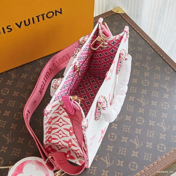 WIS PM VUITTON LOUIS ONTHEGO 0830